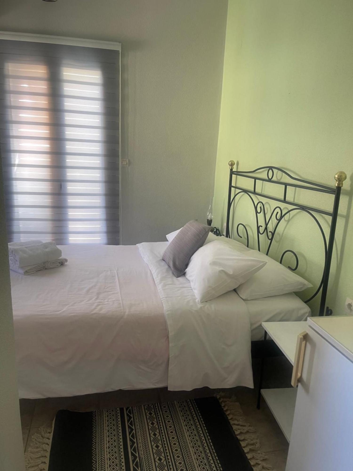 Bed and Breakfast Lithos By The Sea Neo Oitilo Екстер'єр фото