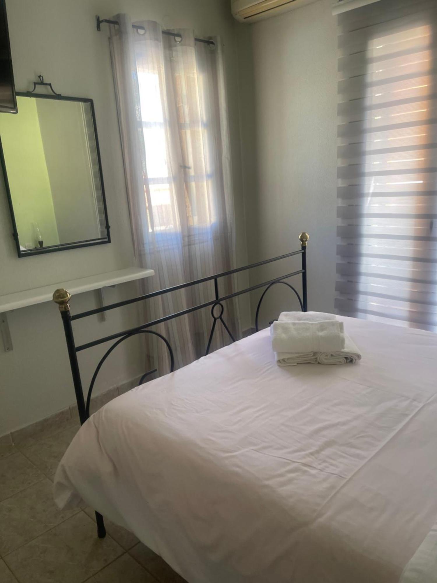 Bed and Breakfast Lithos By The Sea Neo Oitilo Екстер'єр фото